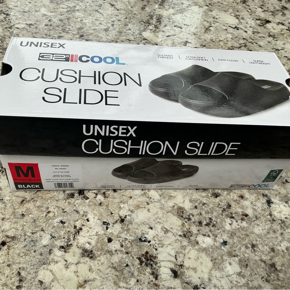 32 Degrees Black Unisex Cushion Slides